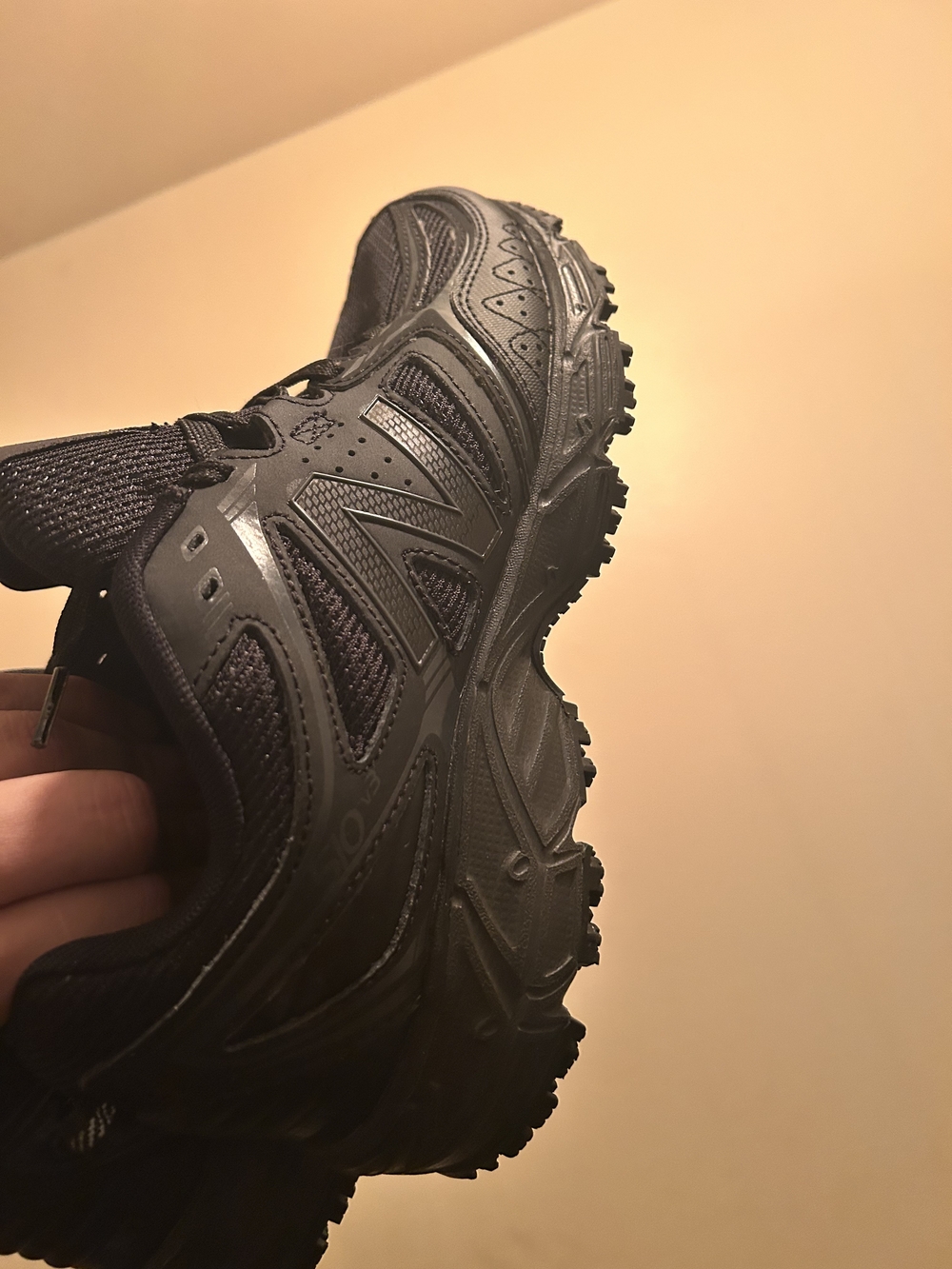 510 V3 Women Sneakers Size 8